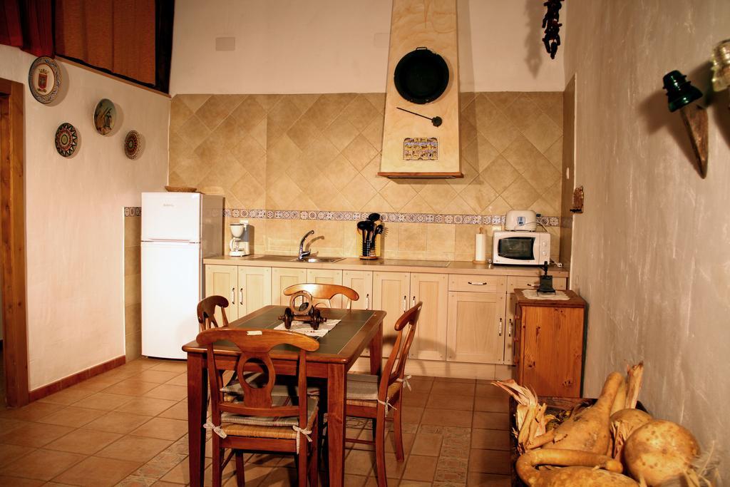 Casa Rural "La Bardena Blanca I " Арґедас Екстер'єр фото