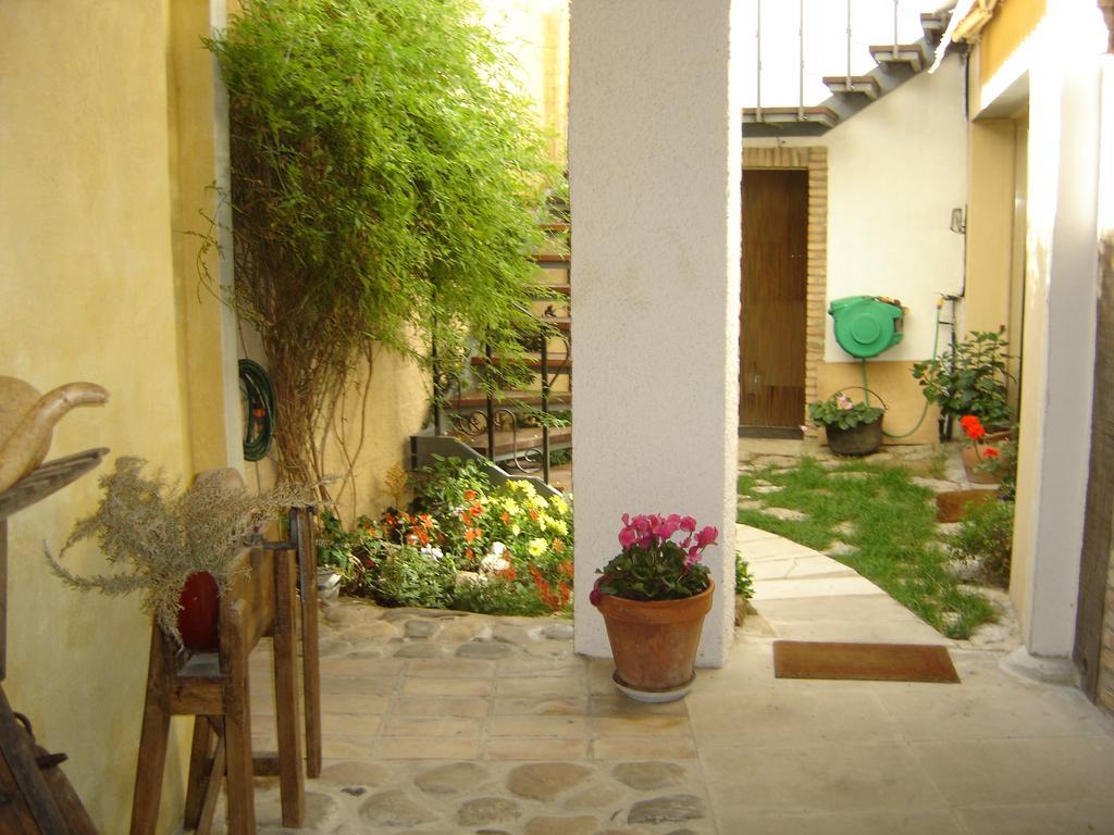 Casa Rural "La Bardena Blanca I " Арґедас Екстер'єр фото
