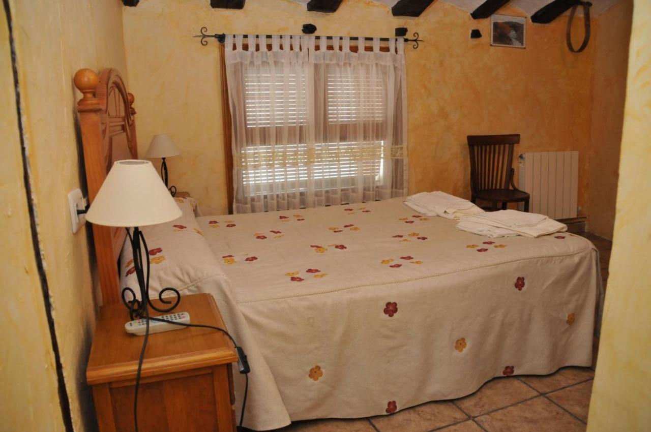Casa Rural "La Bardena Blanca I " Арґедас Екстер'єр фото