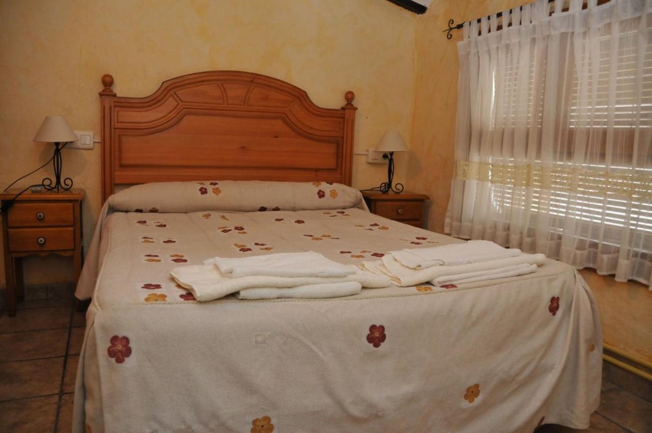 Casa Rural "La Bardena Blanca I " Арґедас Екстер'єр фото